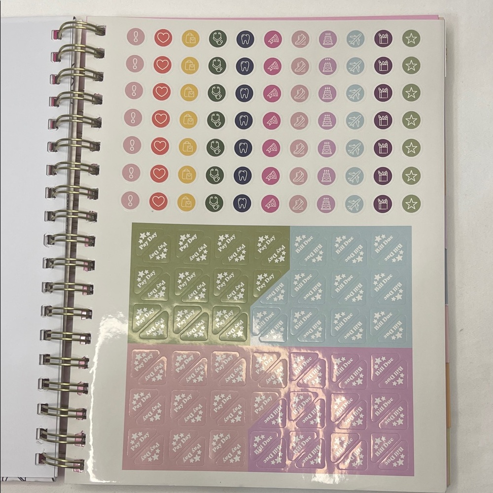 Betsey Johnson Pink and White Floral 2025 - 2026 Planner with Pen - Picture 10 of 16